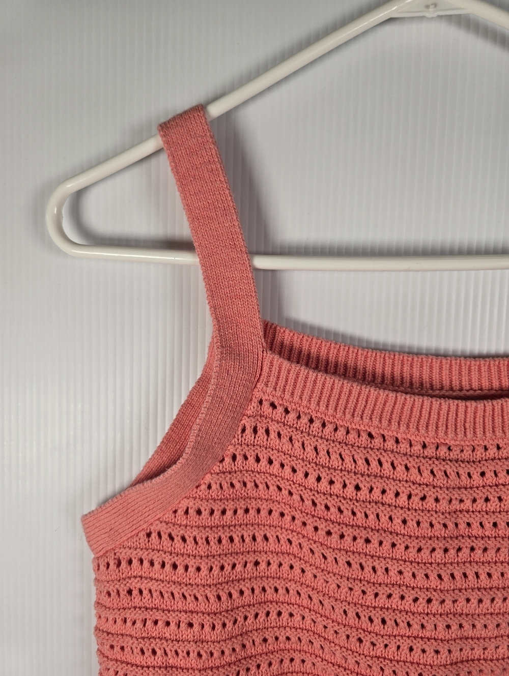 NWOT Universal Threads Bright Coral Women's Crochet Knit Crop Tank Top Size L - Picture 5 of 11